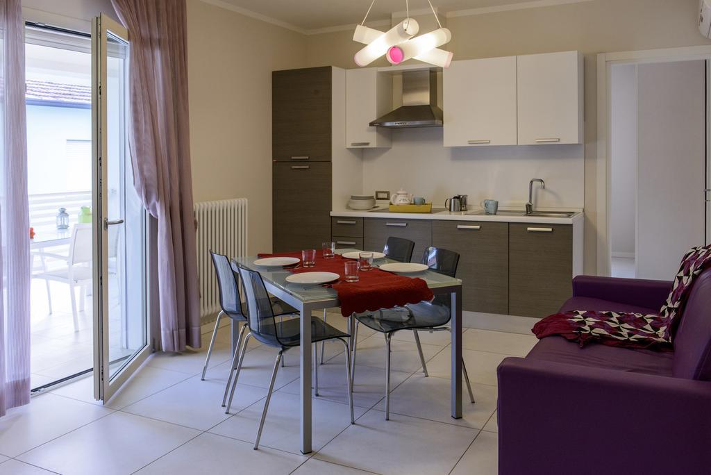 Residence Millecento Cesenatico Kamer foto
